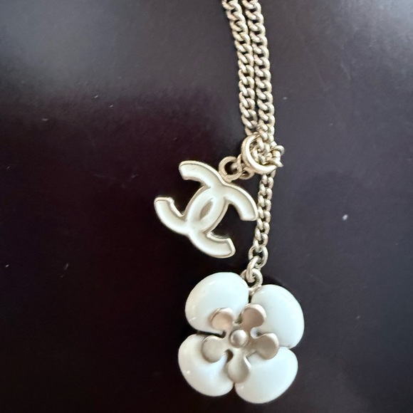 CHANEL Gold and Cream Floral Pendant Necklace